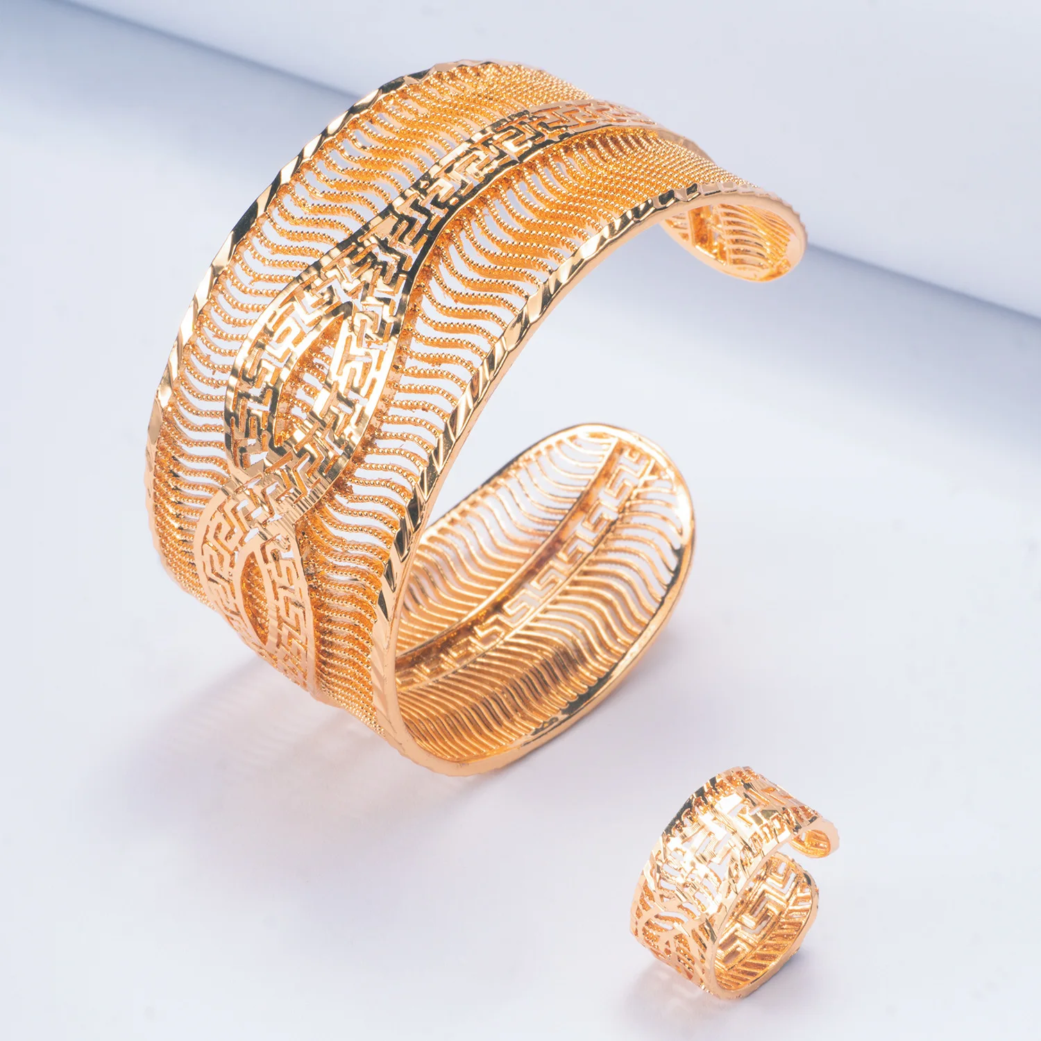 9999 gold hollow heavy engraving floral wheat ears and leaves twisted female open bracelet, a popular export product wristband