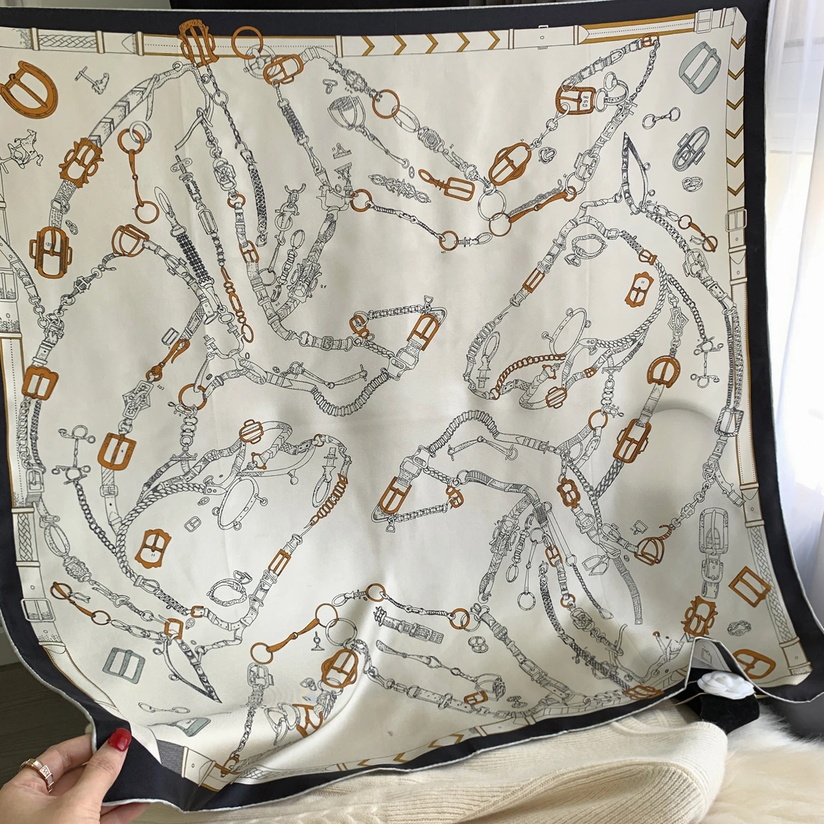 

Роскошный дизайнерский шелковый шарф 90 см, шали с краями, саржевые шарфы на голову, рождественский подарок для мамы