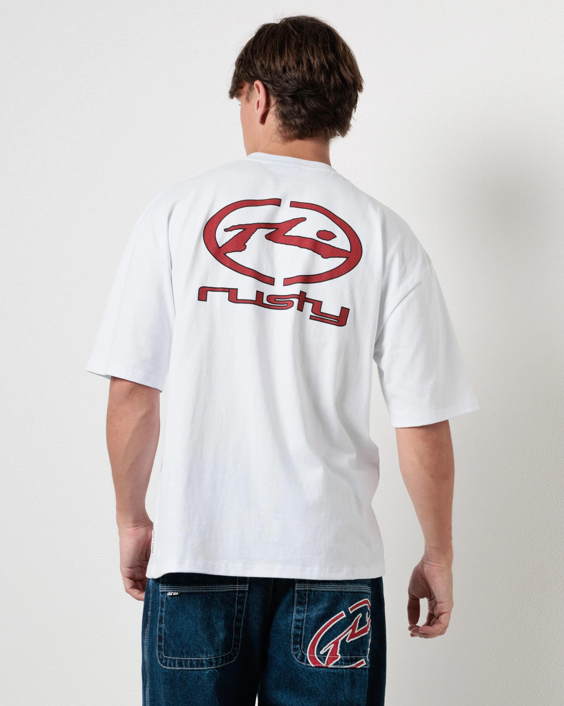 Streetwear Brand Fonts - Белая ретро-футболка овальной формы в стиле