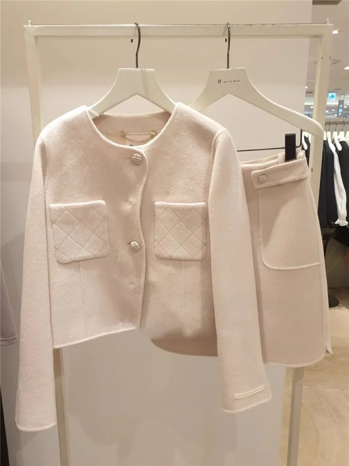 

% Комплект Camere~Универсальный двусторонний топ Camere с ручной вышивкой f Юбка для поездок на работу с круглыми длинными пуговицами...