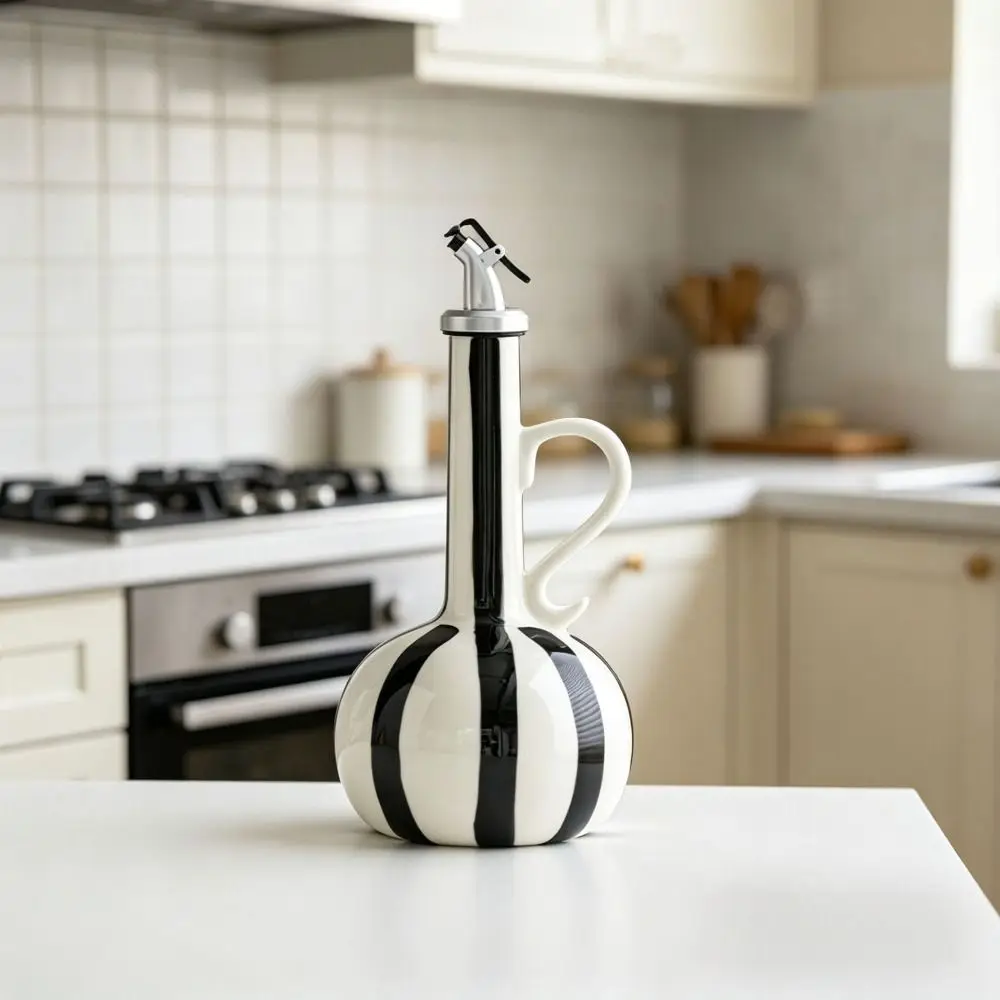 Leak-Proof Ceramic Oil Bottle Hand-drawn Stripes Vintage Soy Sauce and Vinegar Bottle Large Capacity Nordic Style