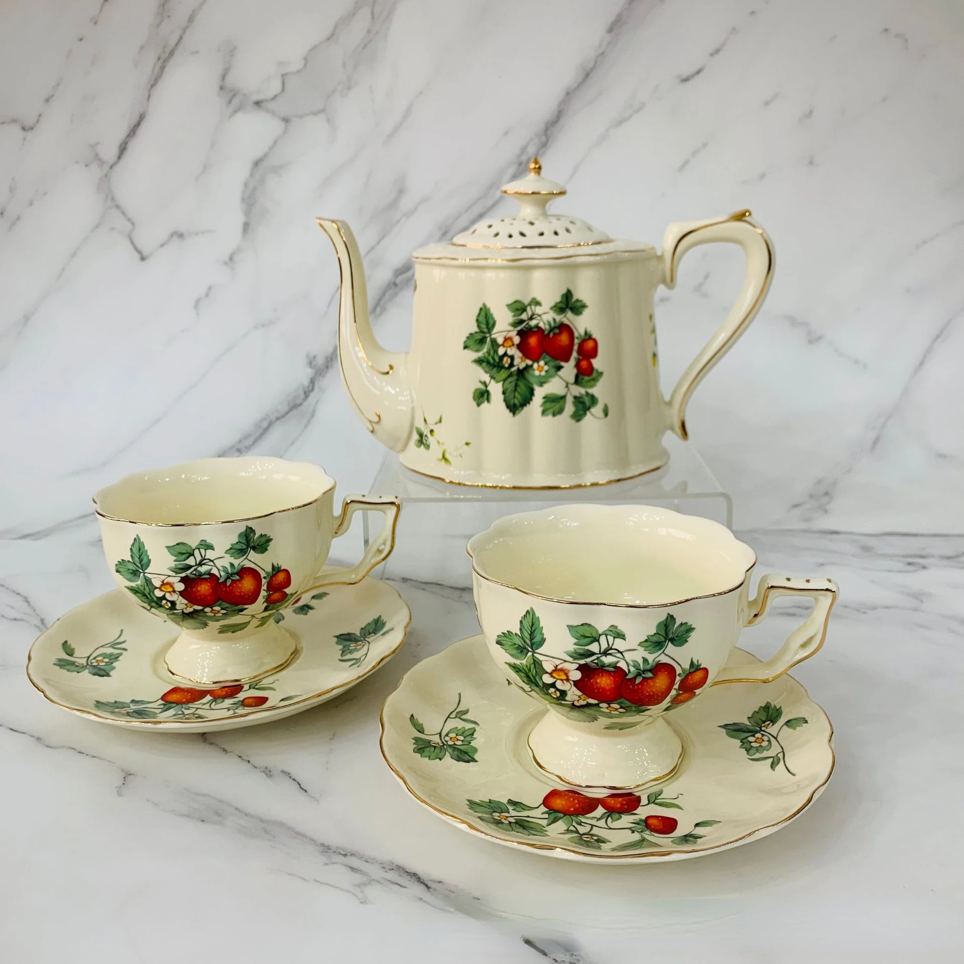 French Vintage Phnom Penh Cream Strawberry Fresh Afternoon Tea Ceramic Coffee Cup Plate Large Mouth Milk Tea Cup Tea Pot