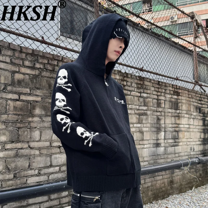 HKSH Autumn Winter New Men Dark Skull Dark Hooded Knit Sweatshirt Trend American High Street Zipper Cardigan Fashion Top HK14552