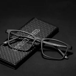 CRIXALIS Vintage Prescription Glasses Men Ultralight Comfortable TR90+Titanium Myopia Optical Eyeglasses Frame Women Male UV400