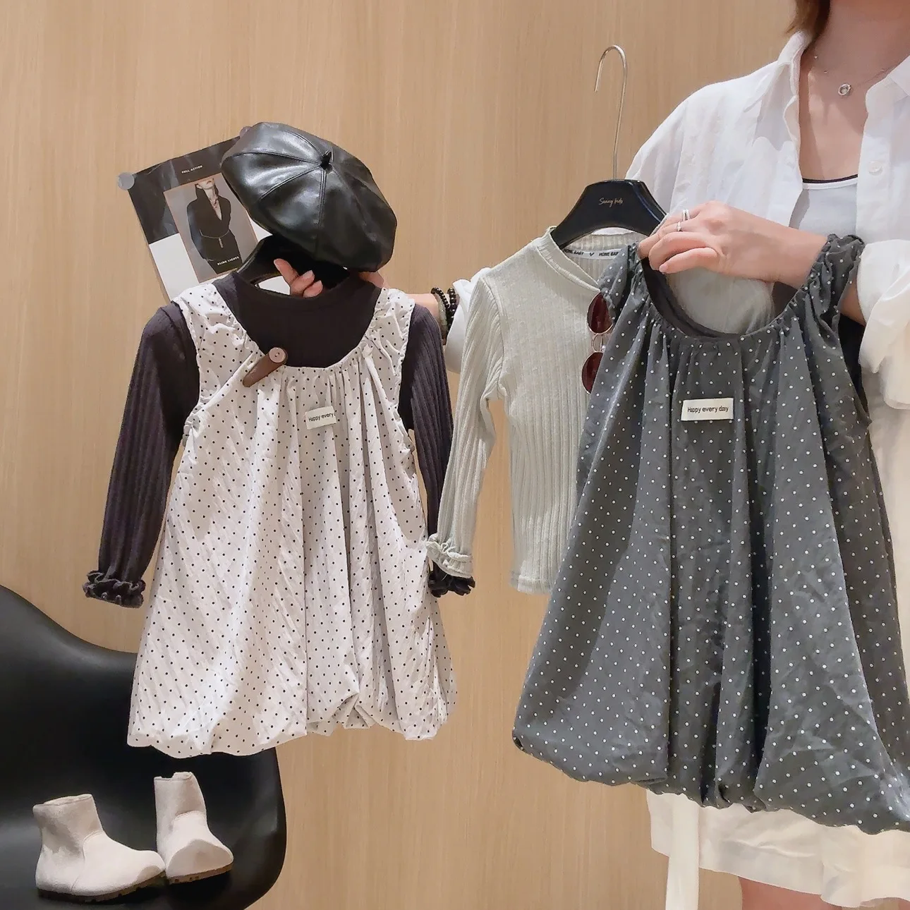 2026 Herbst Baby Mädchen Kleidung Kleidersets Kinder Langarm-Unterhemd + Gepunktetes Latzkleid 2-teiliges Set Süßes Lässiges Outfit für Kleinkinder – Detail 1