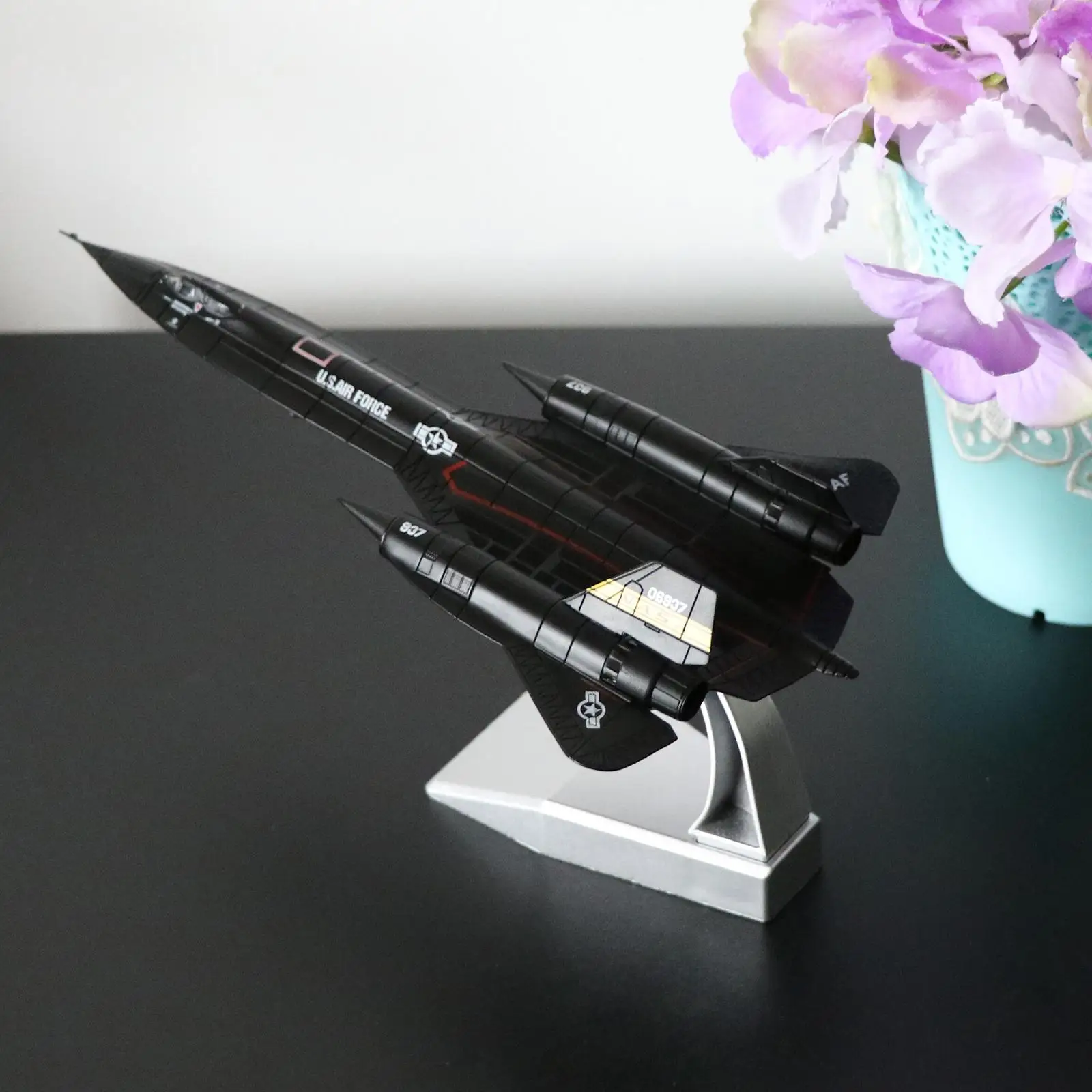 

1/144 Alloy SR-71A Blackbird Reconnaissance Plane Jet Airplane Model with Display Stand Black