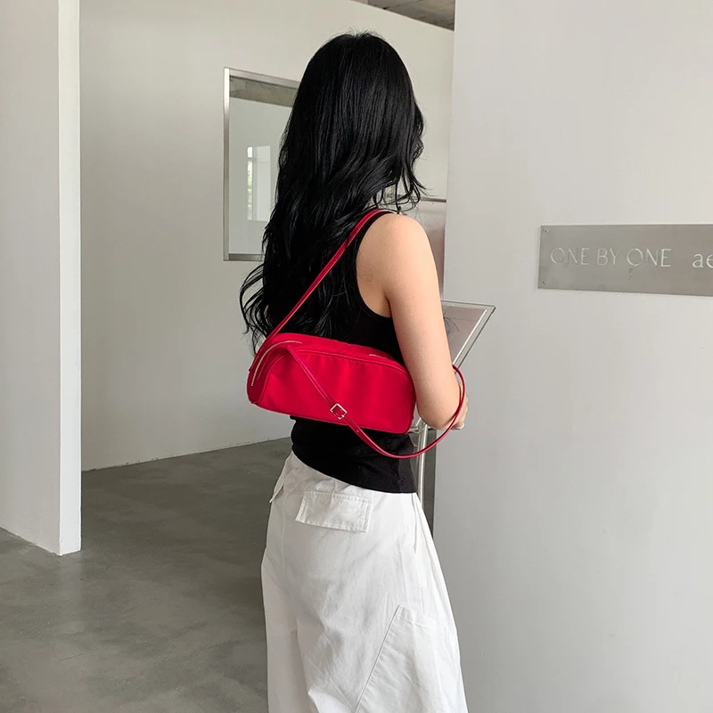 Nylon-Schultertasche, koreanische Damen-Unterarmtasche in Uni-Farbe, minimalistische Vintage-Handtasche mit leichtem Reißverschluss für Pendler. – Detail 13