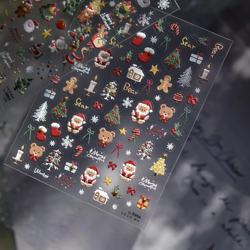 3D-Weihnachts-Nagelkunst-Aufkleber mit glänzenden goldenen Weihnachtsbaum- und Schneeflocken-Designs, perfekt für DIY-Maniküre und festliche Nageldekorationen. – Detail 5
