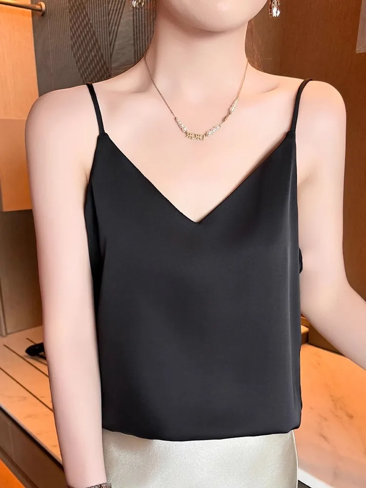 Letnia kolekcja 2025: Damska bluzka na ramiączkach z satyny i acetatu z perłami, mały top typu tank, elegancki dekolt w serek, bielizna kąpielowa, uniwersalny kolor.