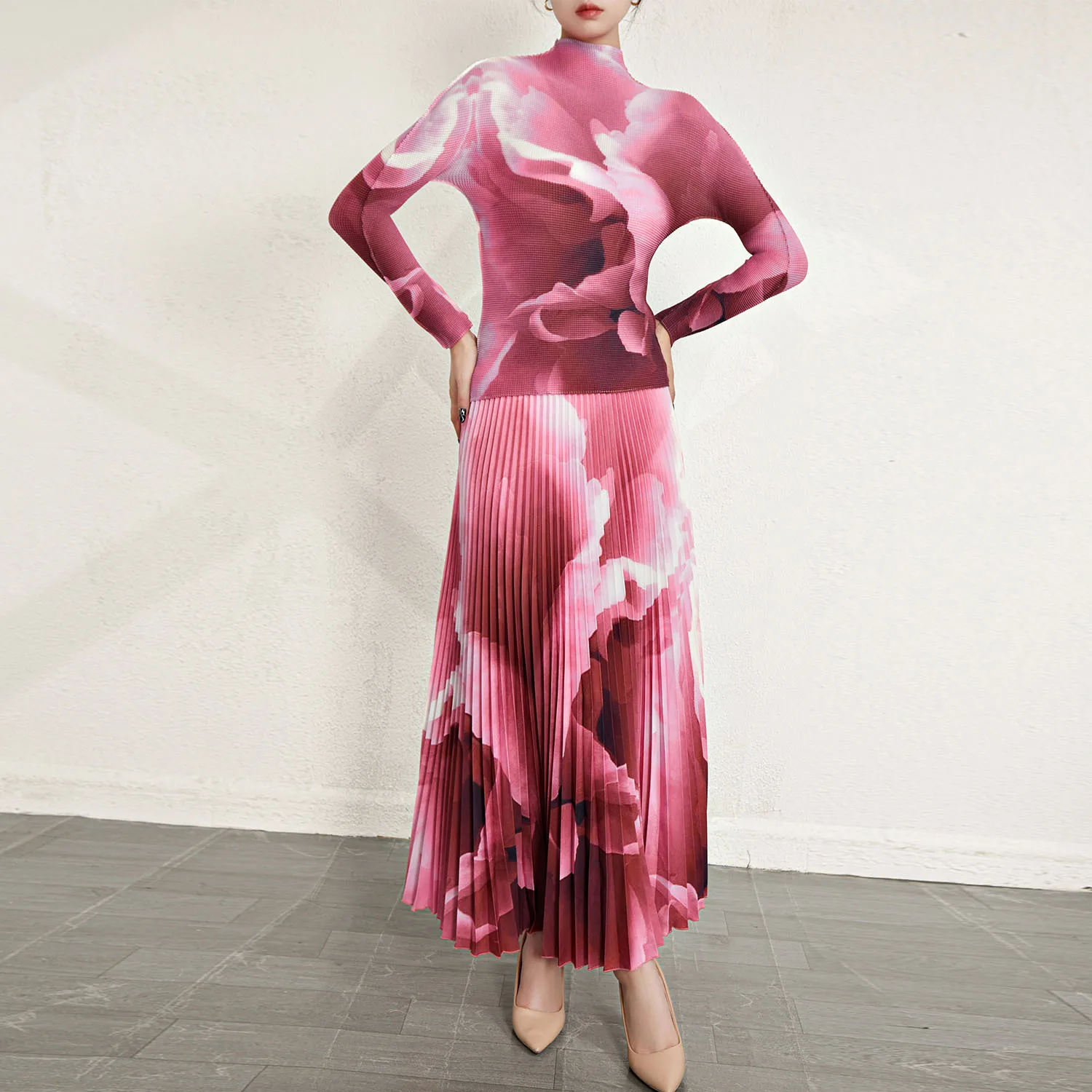 

Fashionable Long Sleeve T-Shirt And Skirt Set Women's Stylish Ageless Two Piece Suit Polyester Fiber Midi Skirt Commute Style
