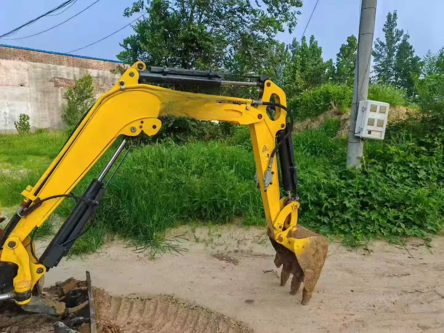Big Discount Yanmar Vio17 1.7T Mini Excavators Made in Japan Low Working Hours for Garden