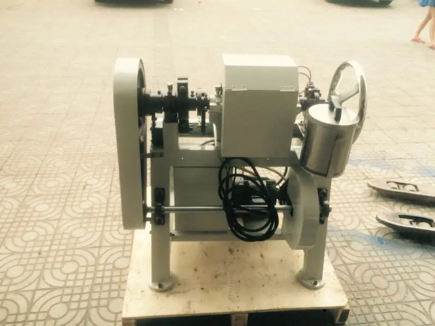 Yishuo High Quality Shoelace Tipping Machine Spare Parts Knife Blade Die Mould Core Component Chenille Product Featuring Motor