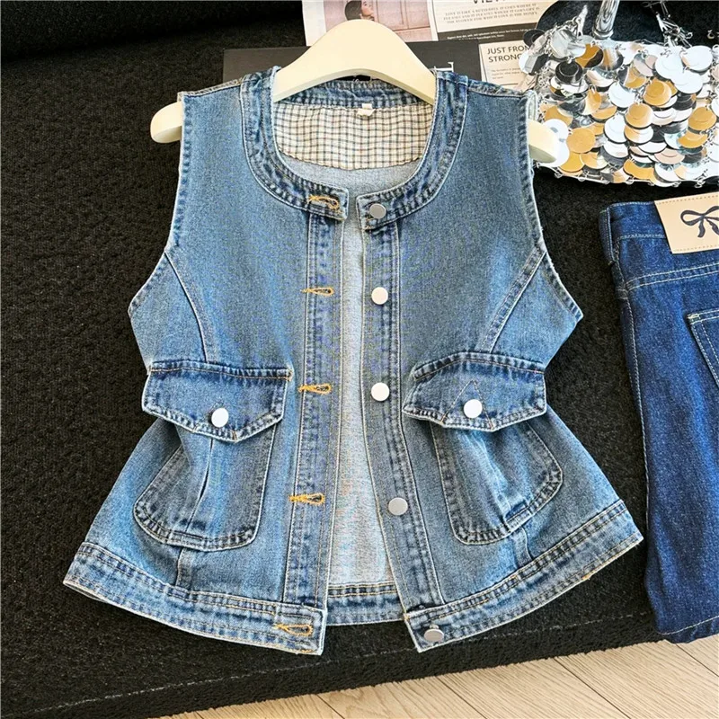 

2026 Summer New Women Blue Short Denim Vest Big Pocket Round Neck Single-Breasted Sleeveless Cowboy Waistcoat Female Streetwear