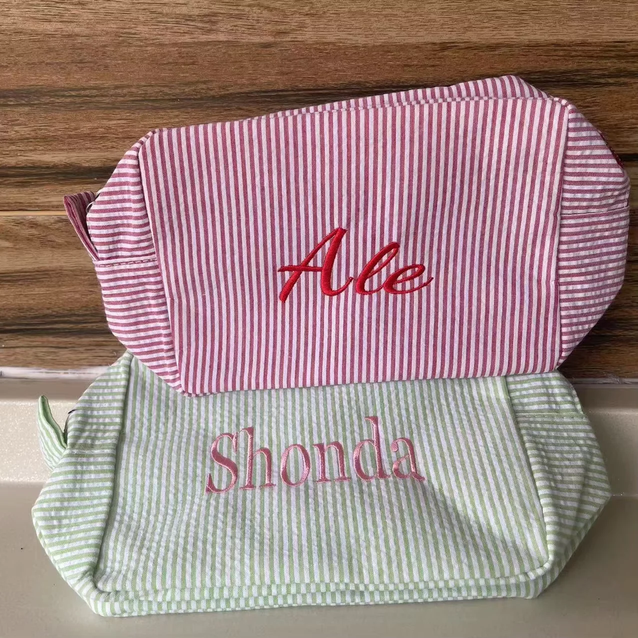 Women's Travelling Personalized Name Portable Toiletry Bag Custom Embroidery Name Birthday Gift Seersucker Makeup Storage Bags