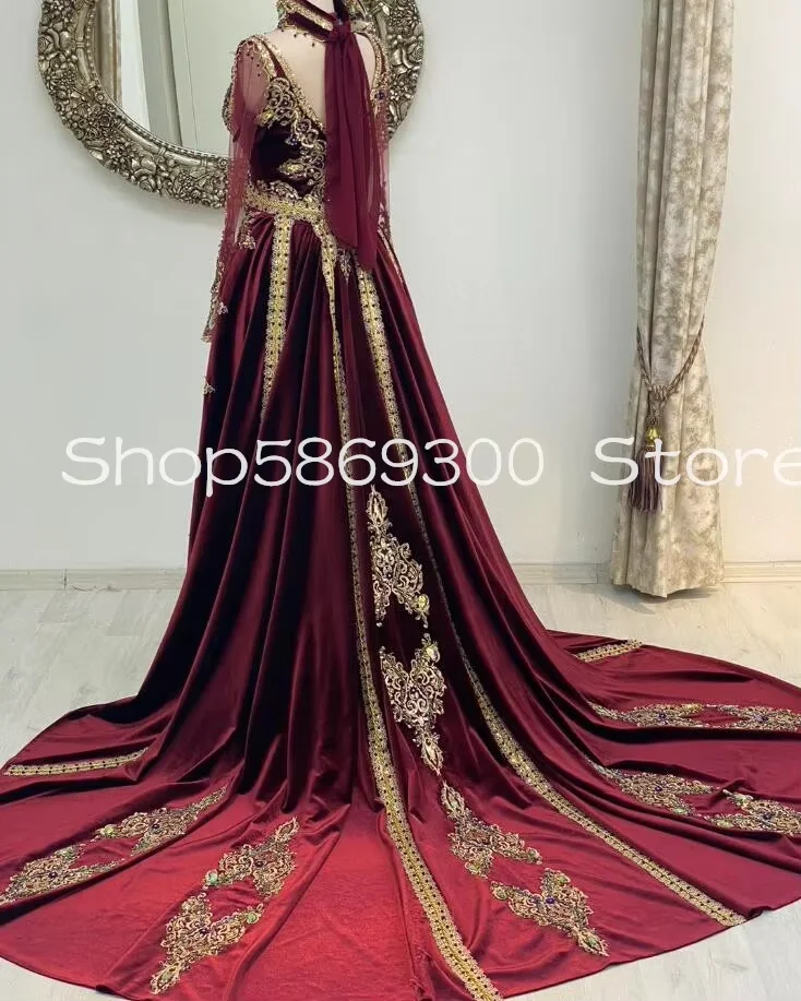 Customized Velvet Muslim Caftan Marocain Prom Dresses with Long Sleeve Gold Applique Crystal Evening Gown Outfit Kaftan Morocco