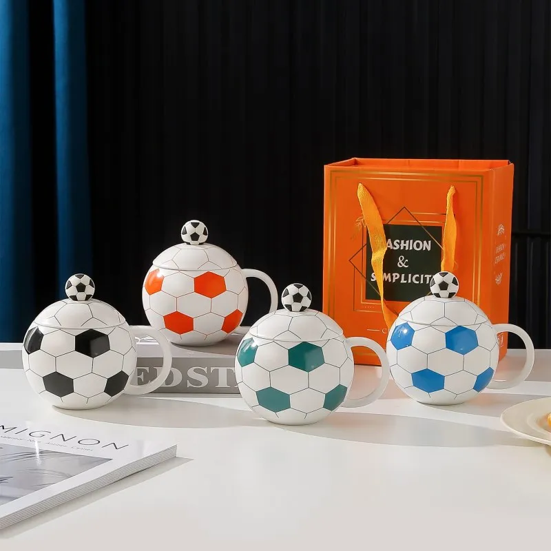 

High-End Football Themed Ceramic Mug With Lid Unique Sports Memorabilia Water Cup Party Favor For Sports Enthusiasts