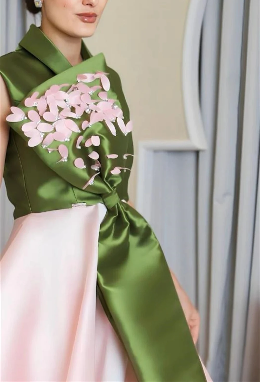 Jiayigong personalizzato squisito stile moderno con scollo a V abito da ballo fiori appliques abiti per occasioni su misura abbinamenti in stile cinese