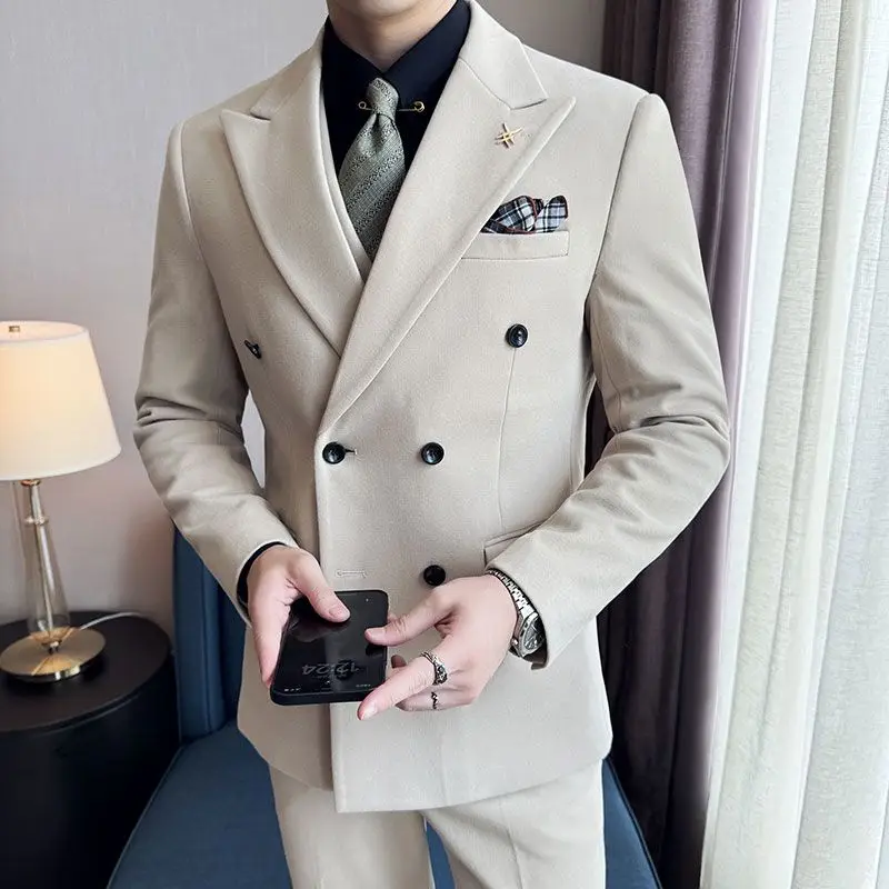 

Luxury Men s Tuxedo Suits 3 Piece Set Slim Fit Bead Decoration One Button for Wedding Groom Business Dinner Prom