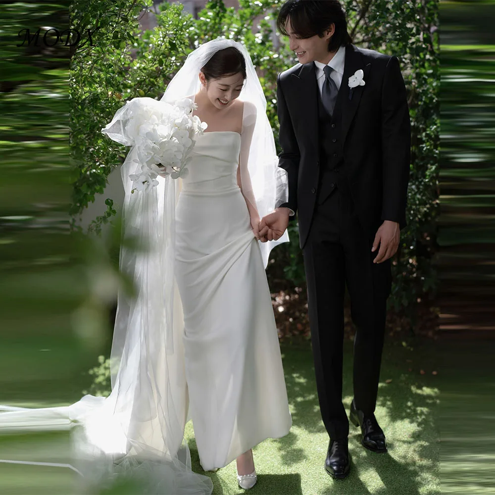 

MODX Ivory Straight Satin Korean Wedding Square Neck Sleeveless Customized Corset Dress Church Wedding Formal Ceremony 웨딩드레스