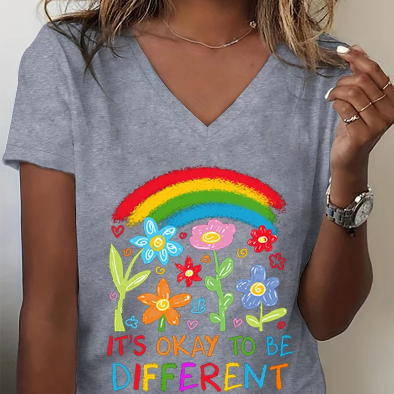 قوس قزح التنوع العصبي التي شيرت حسنًا أن تكون مختلفًا قمصان زهرة لطيفة تصميم التوحد الوعي تي شيرت التوحد أمي ريترو تيز