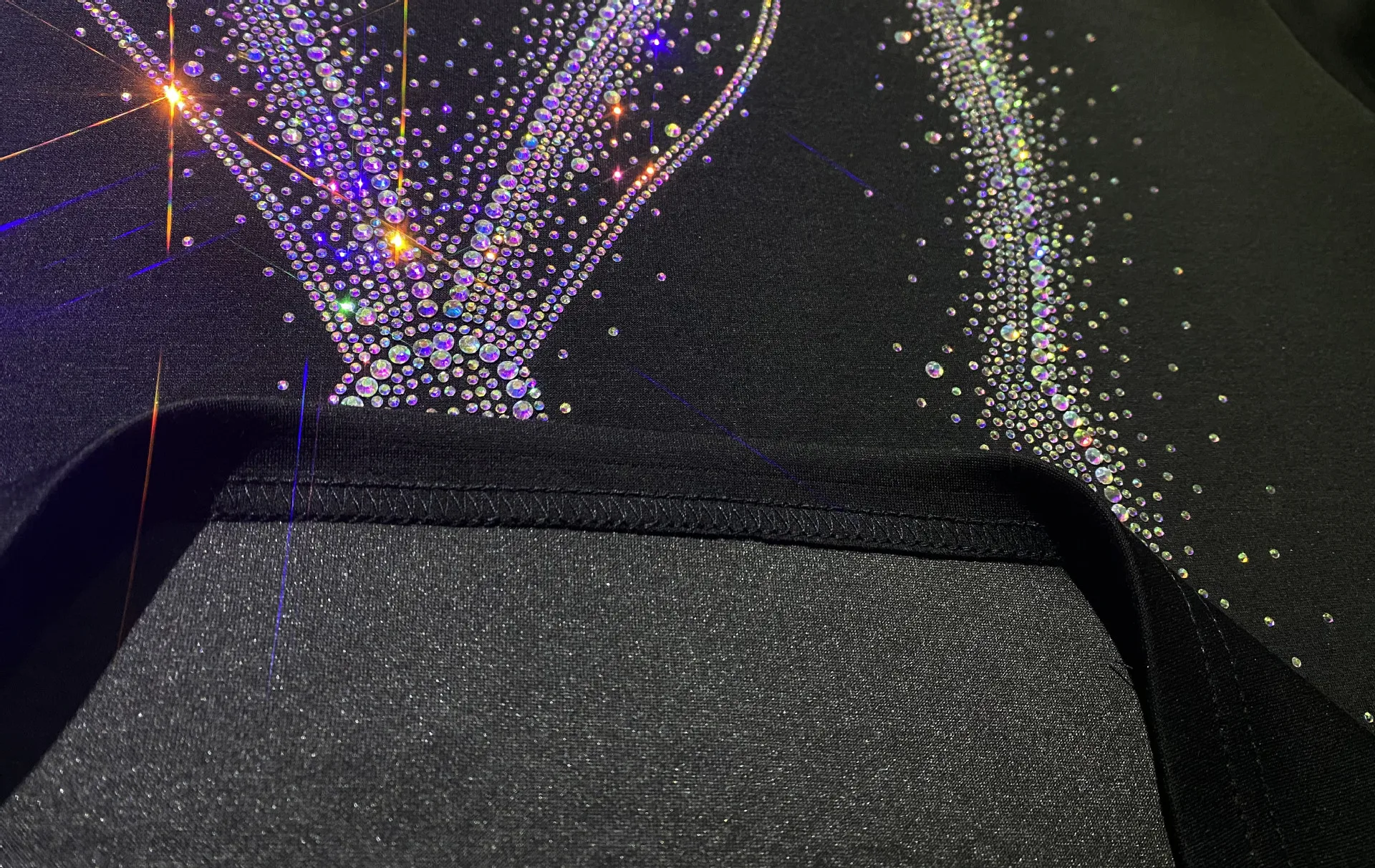 เสื้อสเวตเชิ้ตแขนยาวคอกลมทรงโอเวอร์ไซส์สำหรับผู้หญิง สไตล์ Y2K ลำลอง ประดับเลื่อม ลายการ์ตูน สำหรับฤดูใบไม้ผลิ