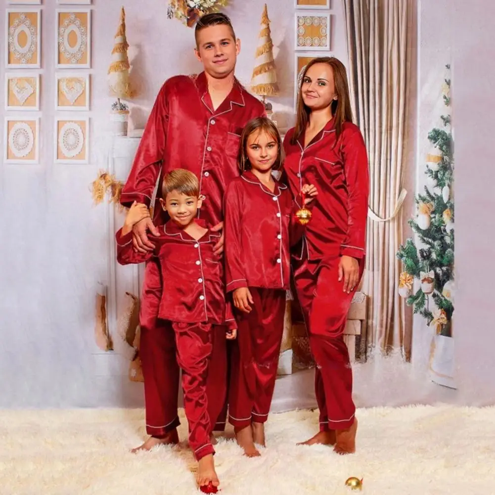 Skin-friendly Christmas Loungewear 2pcs Family Matching Christmas Pajamas Set Solid Color Festive Sleepwear Smooth for Ages
