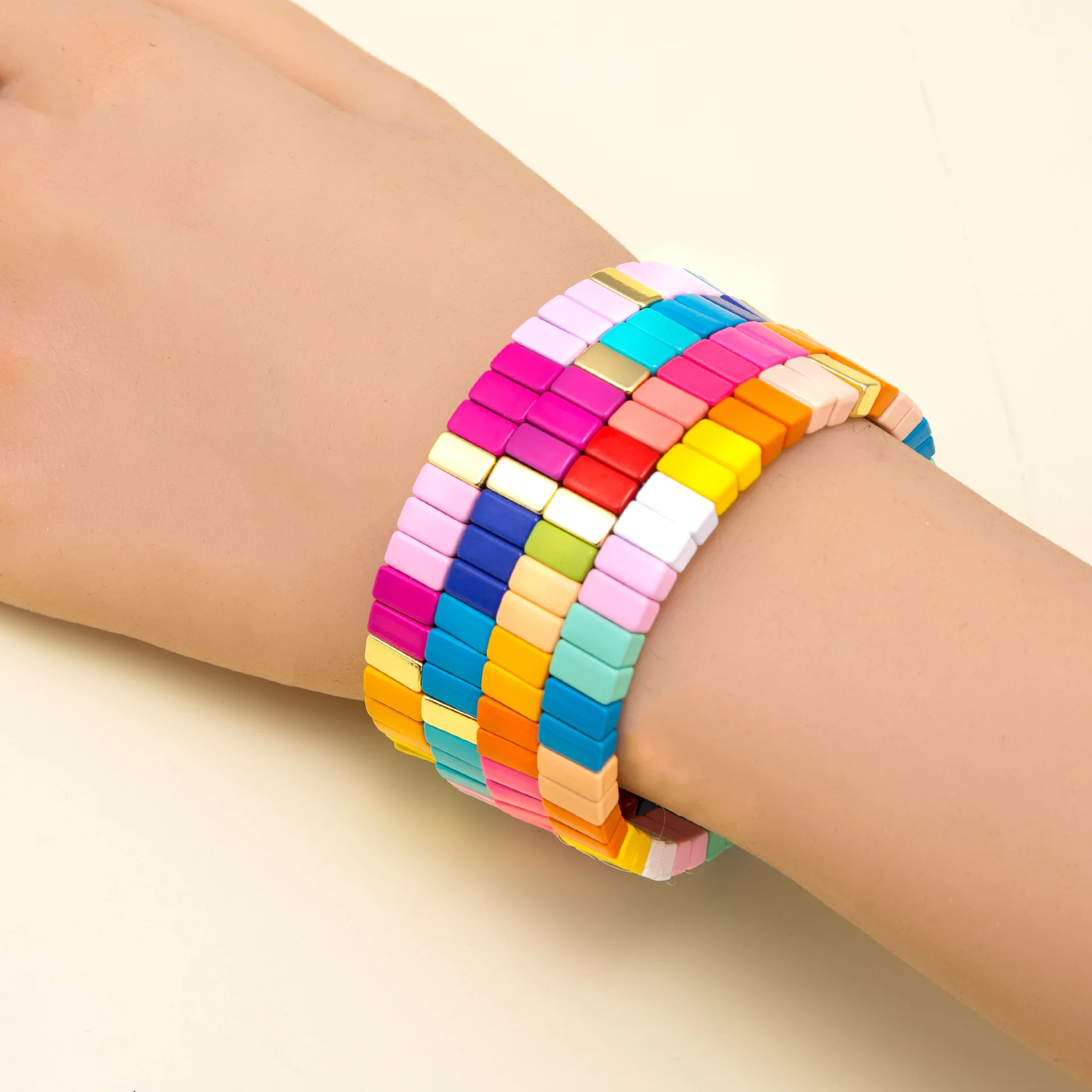 2026 Summer Candy Color Casual Style Enamel Enamel Beaded Custom Stacked Stretch Bracelet Gift Accessories for Women