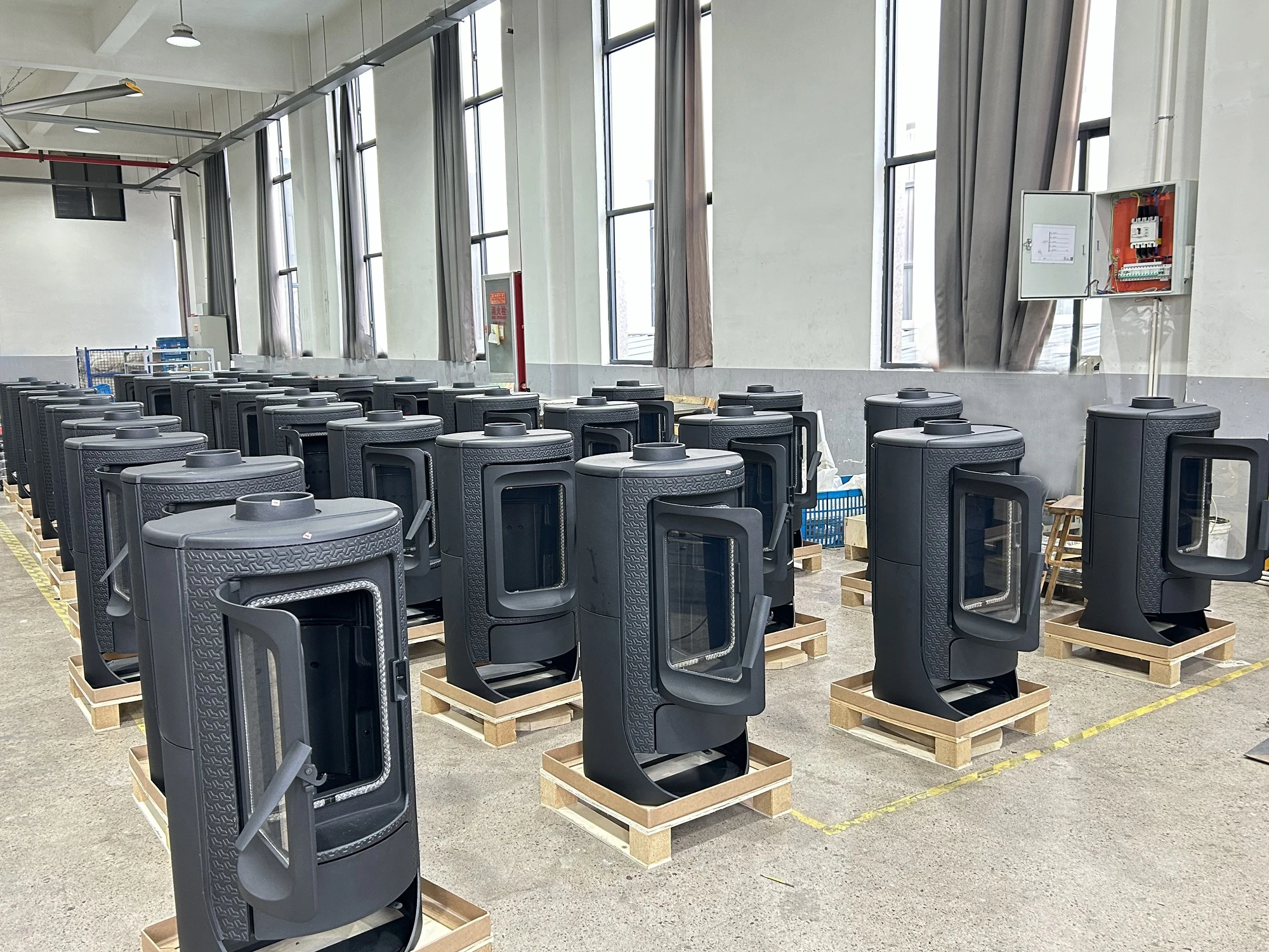 Durable Cast Iron Indoor Heating Wood Burning Stove Wood Heater with Secondary Combustion System Round Wood Stove