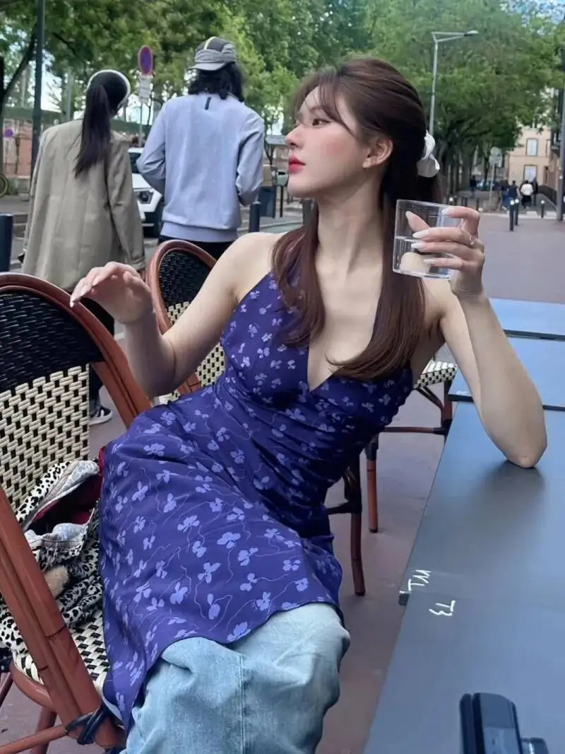 2024 Summer New Women's French European And American Wave Point Sleeveless Hanging Neck Printed Temperament Strap Dress PZIW