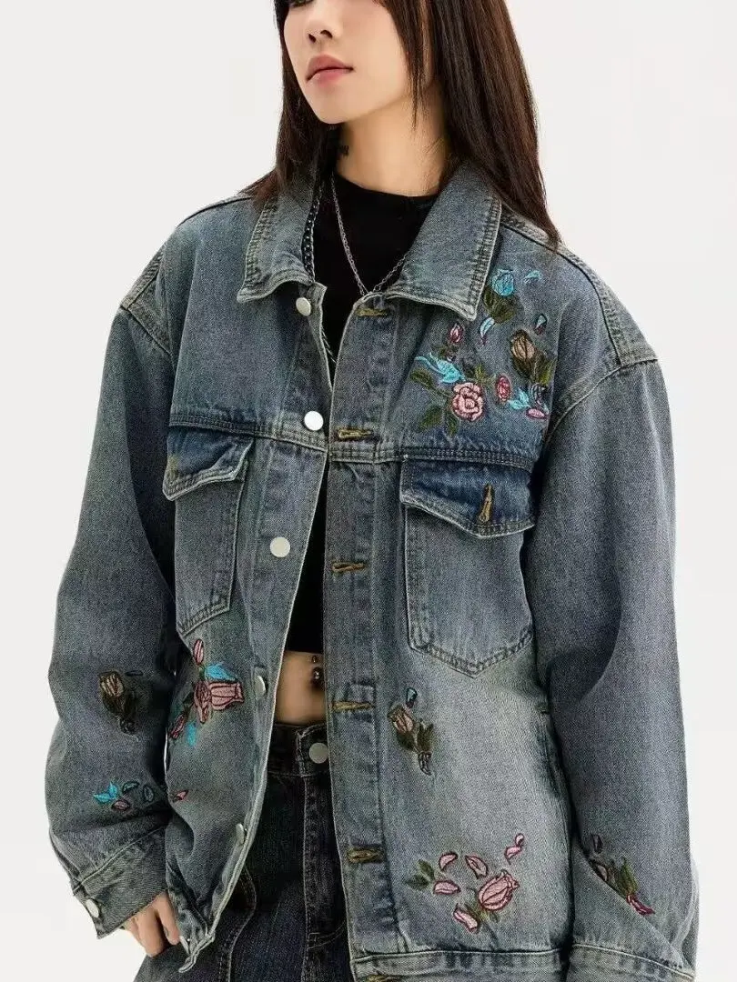 

Мужская джинсовая куртка премиум-класса с вышивкой, приталенного кроя, весна-осень, новый стиль, повседневная, молодежная, энергичная, с длинными рукавами, на пуговицах...