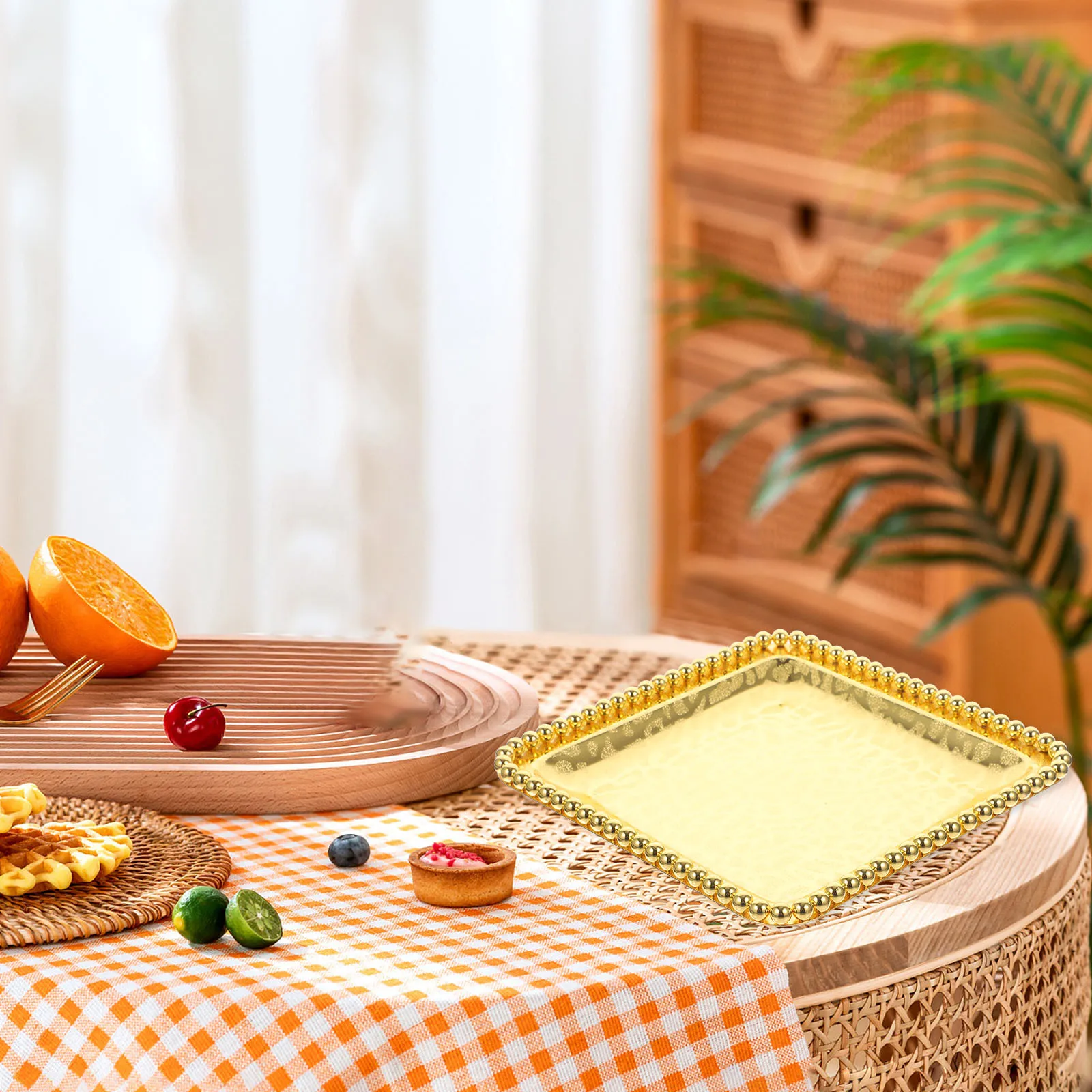 

Vintage Metal Fruit Plate Bright Color Snack Tray for Family Restaurant Party Use Food Tray Food Serving Dish