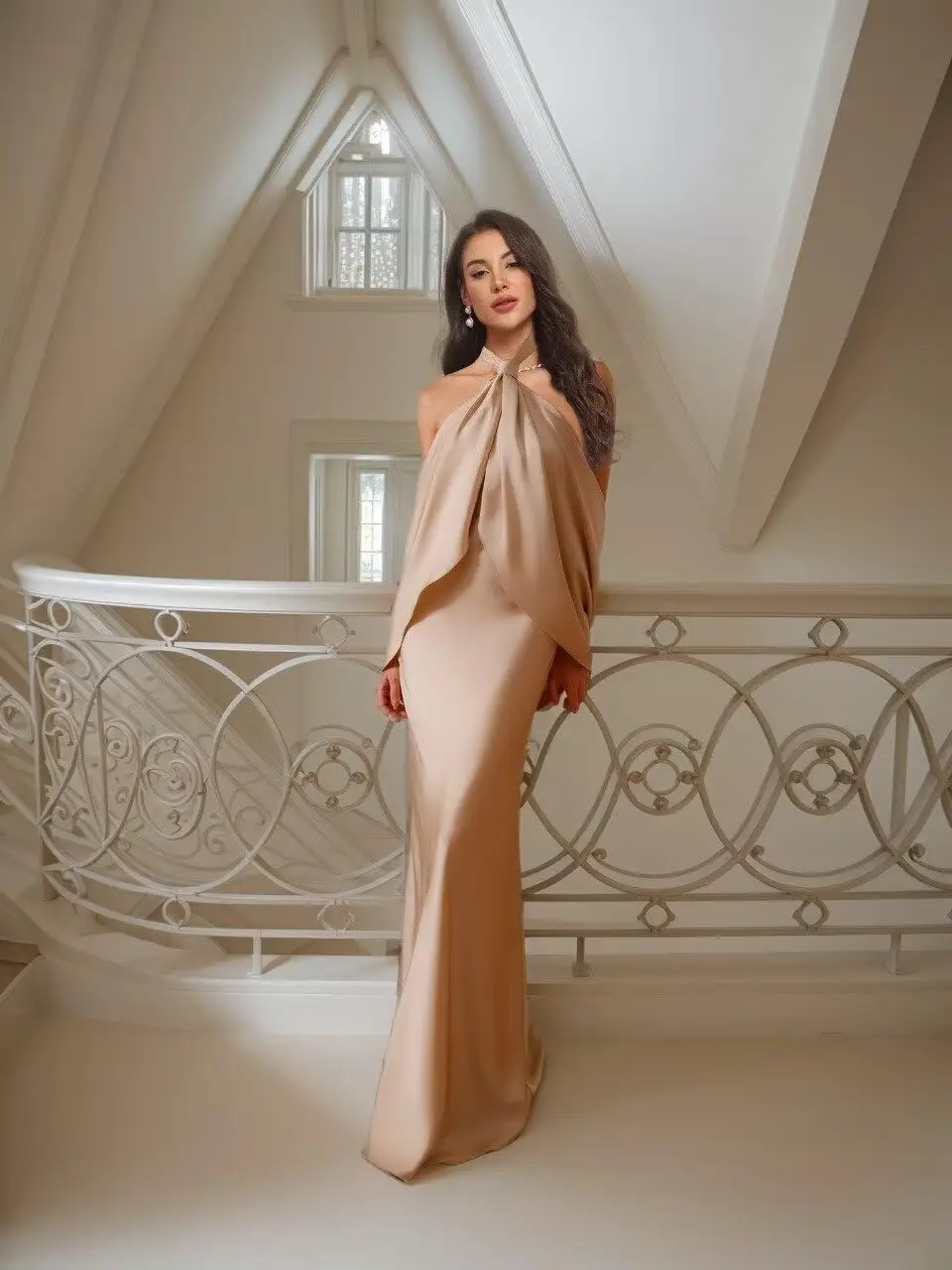 

Halterneck Bridesmaid Dresses Open Back Satin Prom Dress with Cape Mermaid Formal Evening Gowns