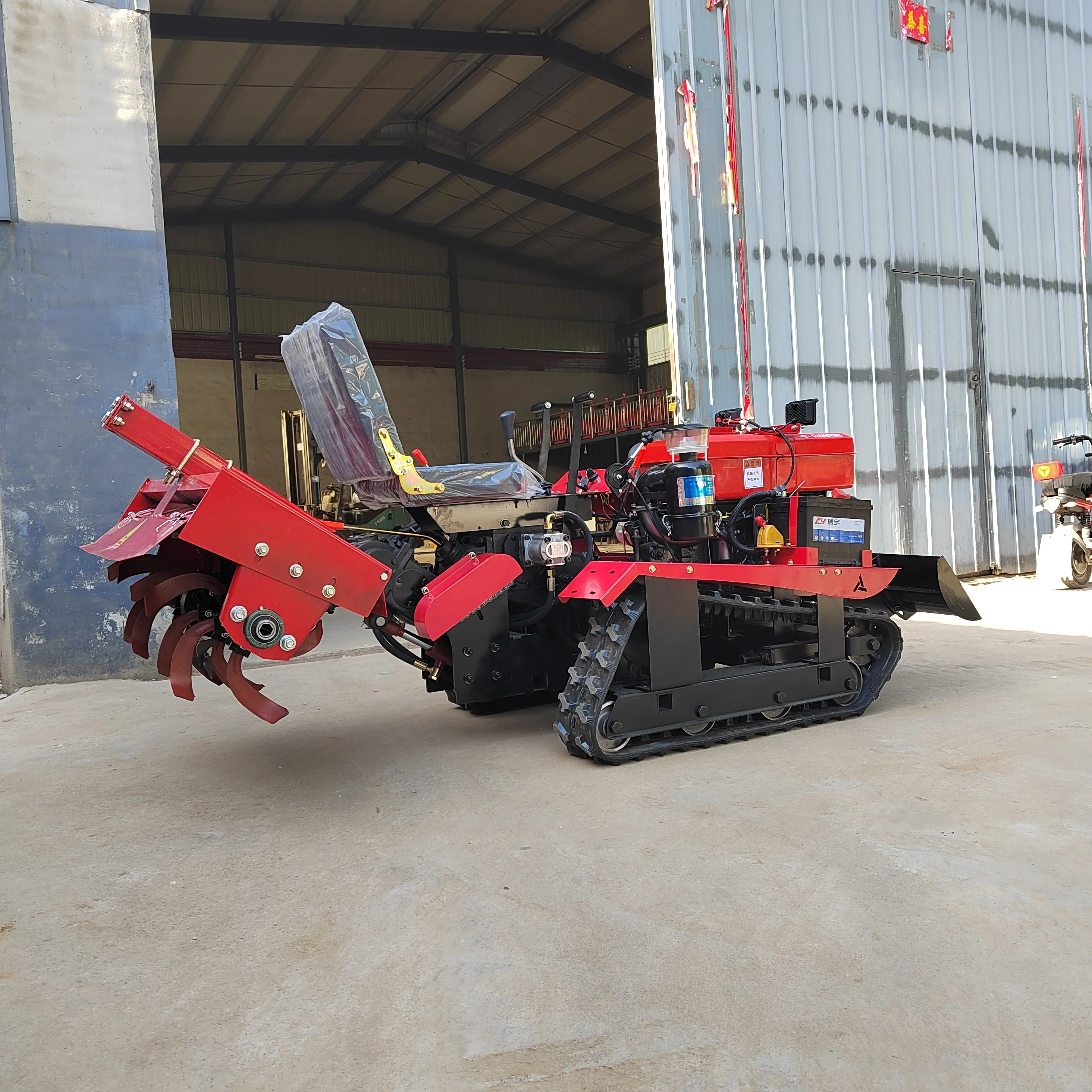 Factory Multifunction Rotary Tiller Mini Farm Rotary Tiller diesel Crawler Rotary Tiller