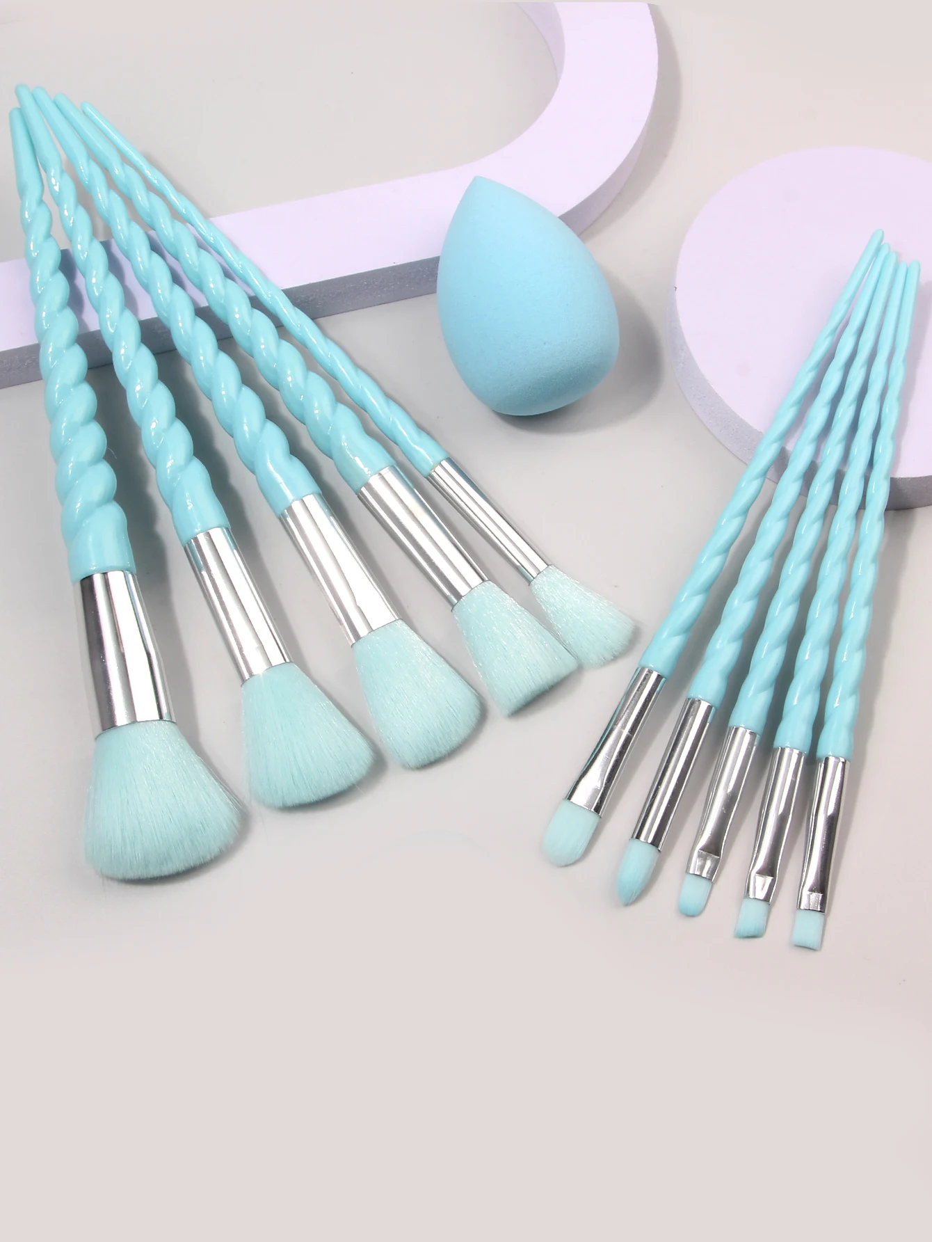 10PCS spiral handle makeup brush set portable beauty brush beginner makeup brush +2PCS triangular sponge powder puff +1PCS liqui