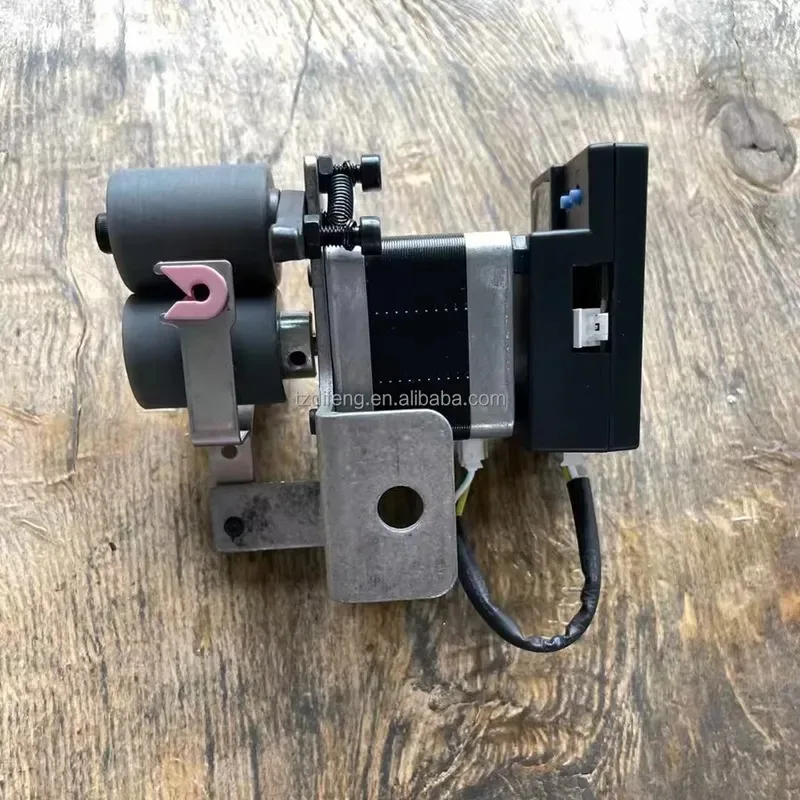 Rubber Band Feeding Device for Glove Knitting Machine