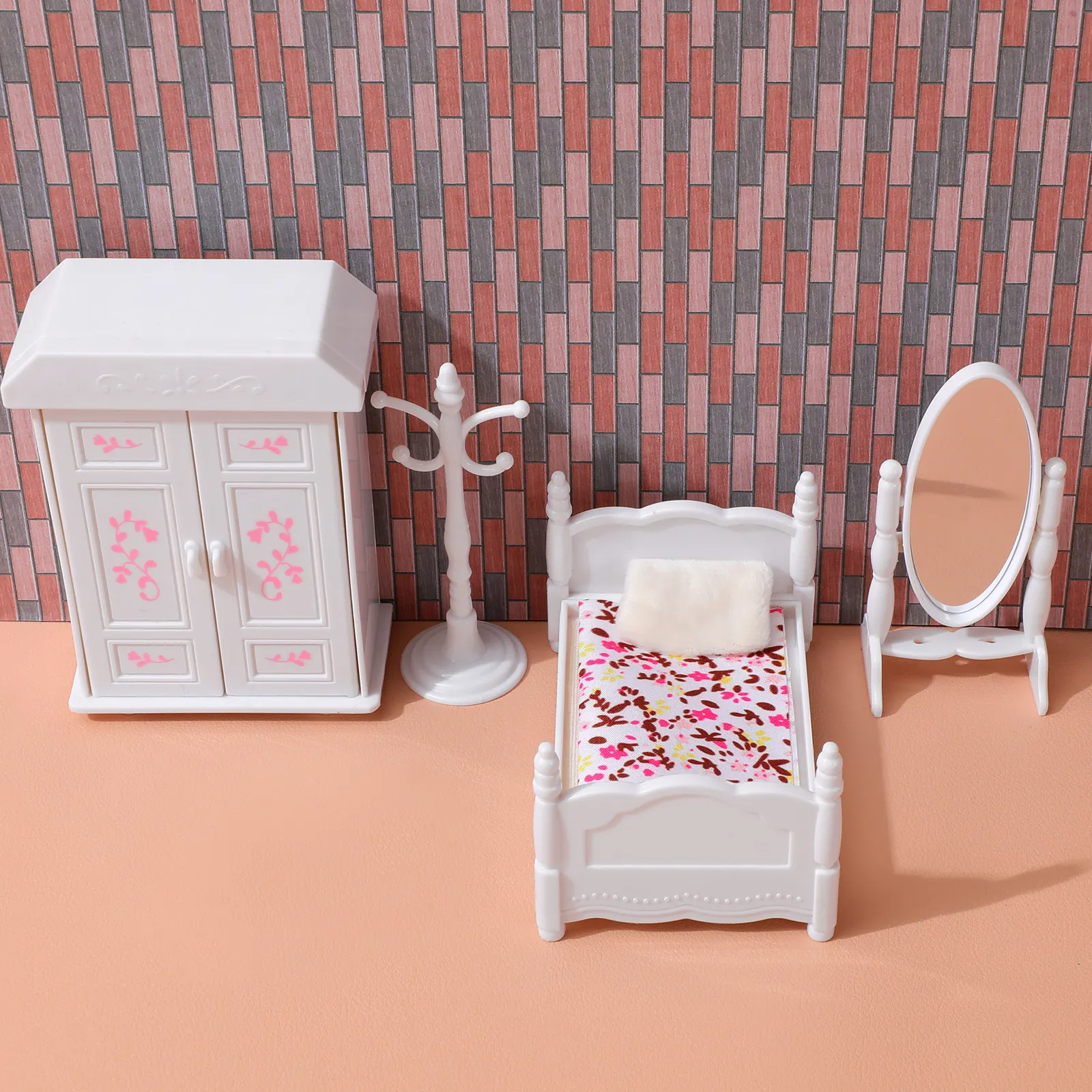 

1Set Delicate Mini Bedroom Decor Set Realistic Miniature House Furniture for Crafting Landscaping Dollhouse Accessories Home