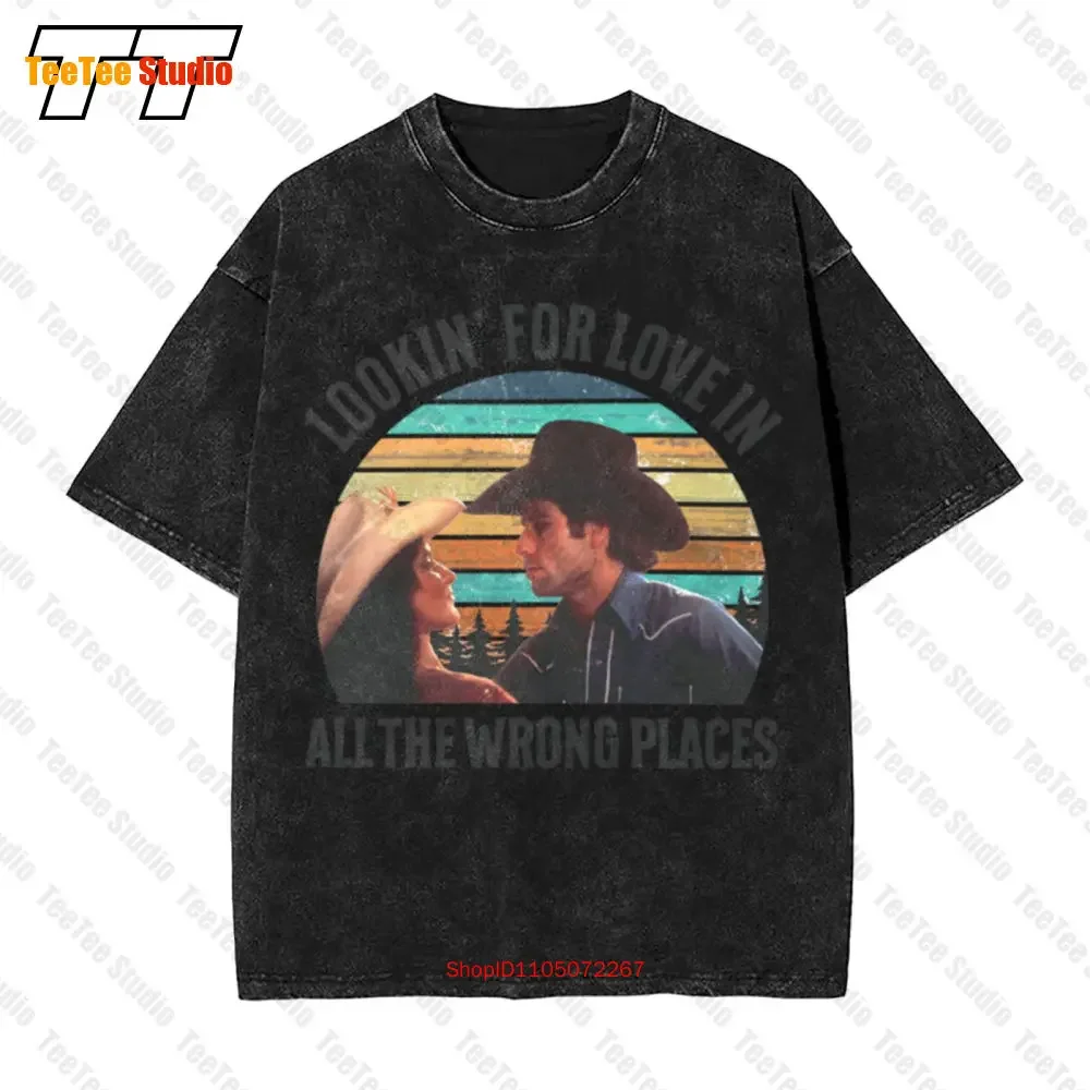 كاوبوي يبحث عن الحب في جميع الأماكن الخاطئة تي شيرت عتيق كبير الحجم YPPV #1