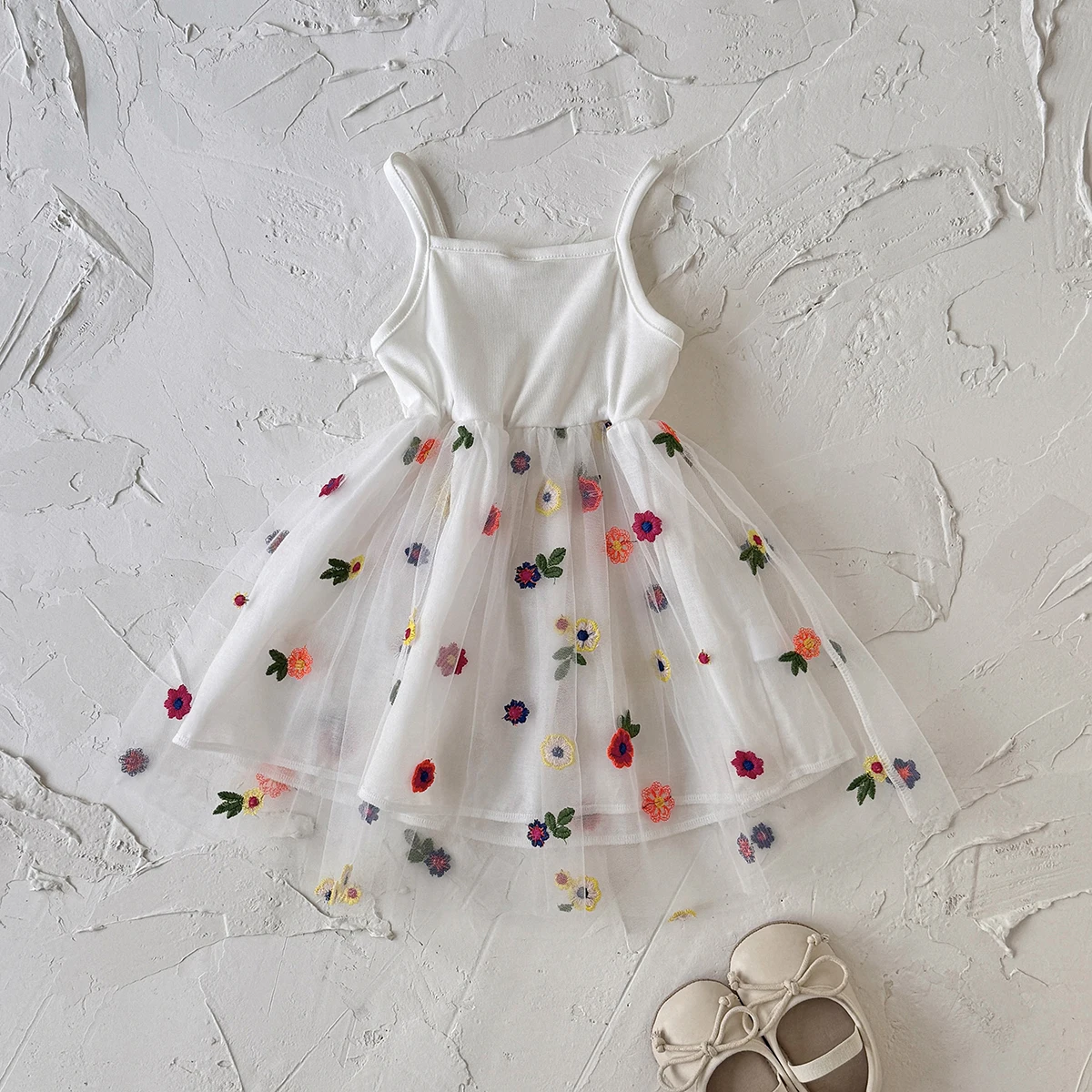 Korean Version of Baby Girls' Suspender Mesh Dress, Summer New Style, Sweet Flower Princess Dress for Infants and Young Children