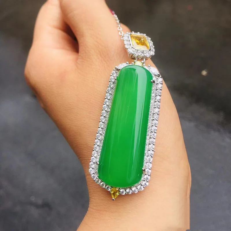 Natural Agate Green Chalcedony Long Wushi Brand Pendant Women's Fashion Necklace Pendant Jewelry