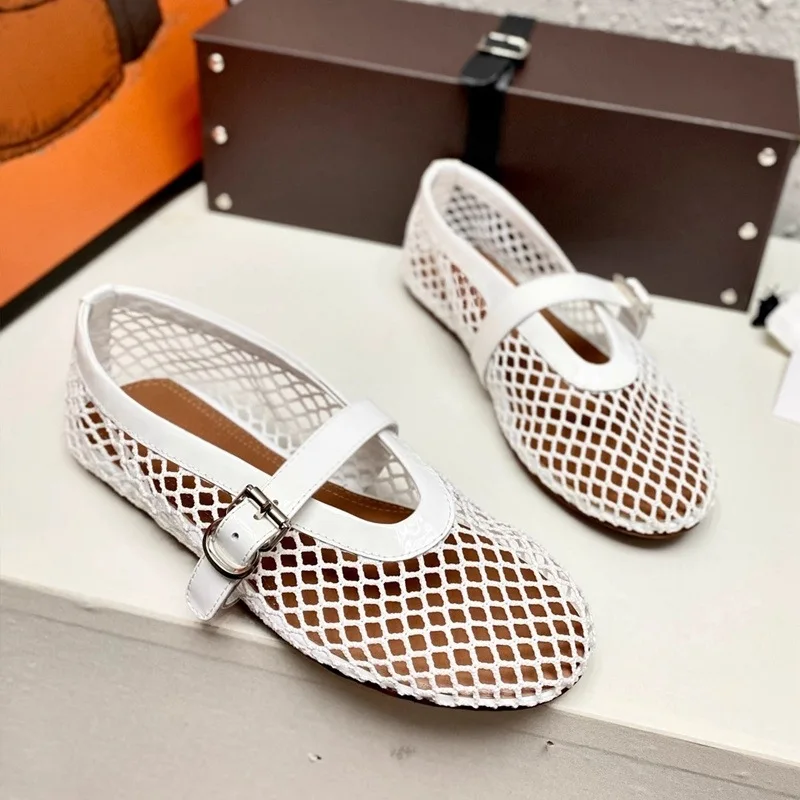 2024 new fishing net shoes hollowed out female one-line buckle retro outside to wear fashion flats