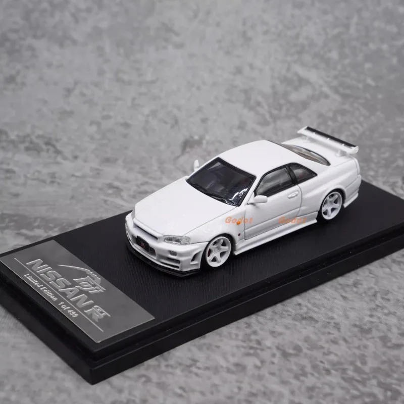 

В наличии 1:64 Nissan GTR R34, литая под давлением модель автомобиля, коллекция украшений, игрушки для мальчиков, декоративные подарки для взрослых.