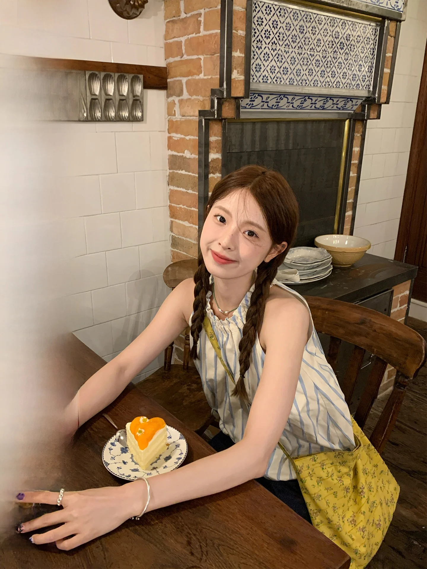 

French Sle Loose Fit Women's irt Ne Hanging Flower Bud Top with Bow Tie Summer Thin ort Sve round Ne Stripe Pattern