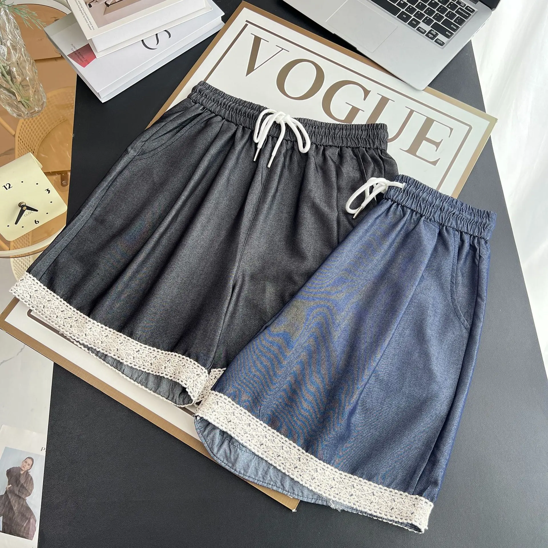 

Женские широкие джинсы больших размеров, лето 2025 года, новинка 100 кг, повседневные и свежие кружевные тонкие джинсовые шорты из лиоцелла