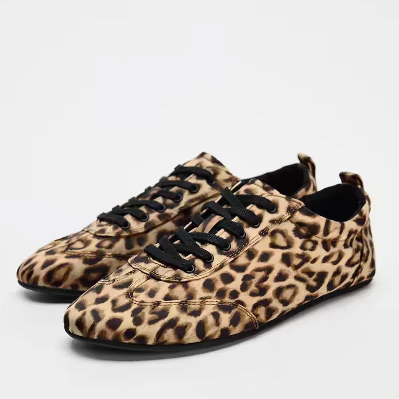 TRAF zapatos planos con estampado de leopardo para mujer, nuevos zapatos de ocio de primavera con cordones de cabeza redonda, zapatillas elegantes con estampado Animal de otoño para mujer ﻿