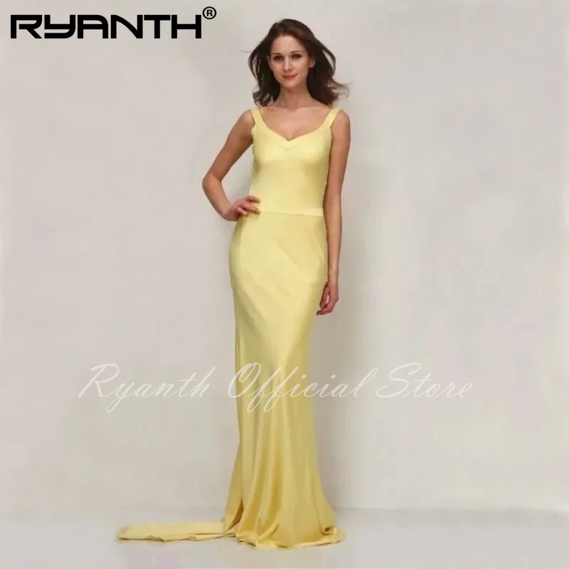 Light Yellow Prom Dresses Backeless Sleeveless Sexy Floor-Length Long Train Simple Evening Gown For Women Custom Robes De Soirée