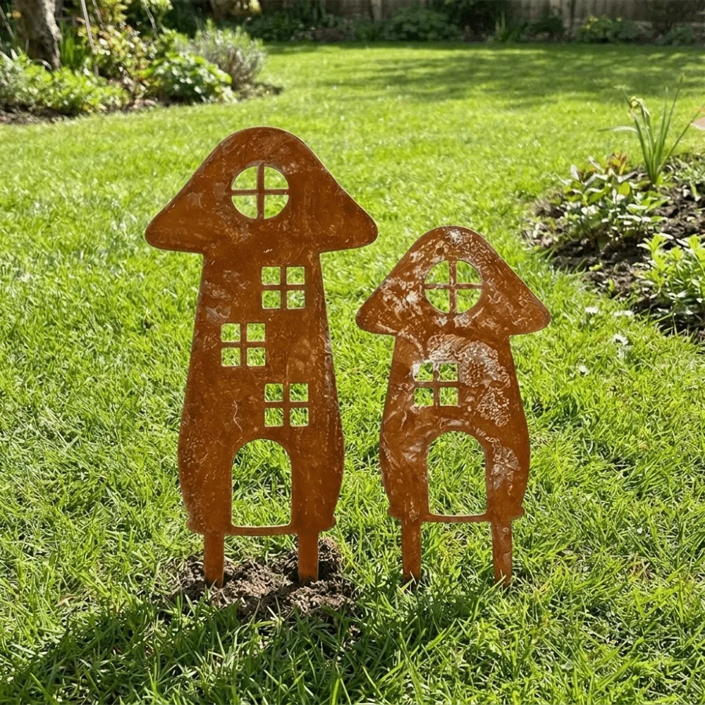 

Metal Mushroom Garden Inserts Retro Style Handmade Lawn Yard Ornament Mushroom House-Shaped Rusty Mushroom Plaque Lawn