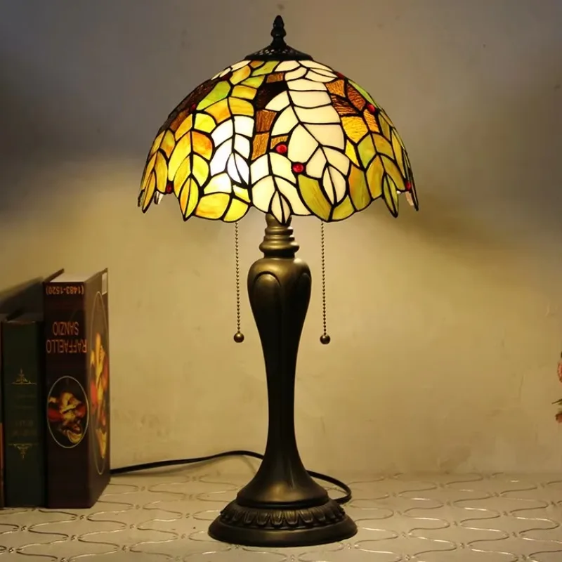 

12-Inch leaf-colored glass desk lamp, Tiffany style, bedside lamp with antique base