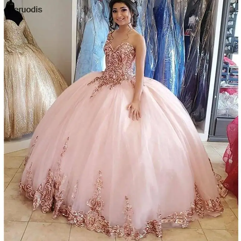 

Luxury Pink Princess Quinceanera Dresses Lace Applique Ball Gown Vestidos De Quinceaera Plunging Neck Sweet 16 Dress Birthday