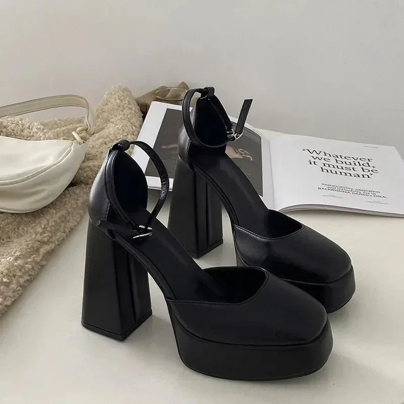 Zapatos elegantes de tacón alto para mujer, calzado Sexy con correa en el tobillo, con plataforma, color blanco y negro, para fiesta, 2023