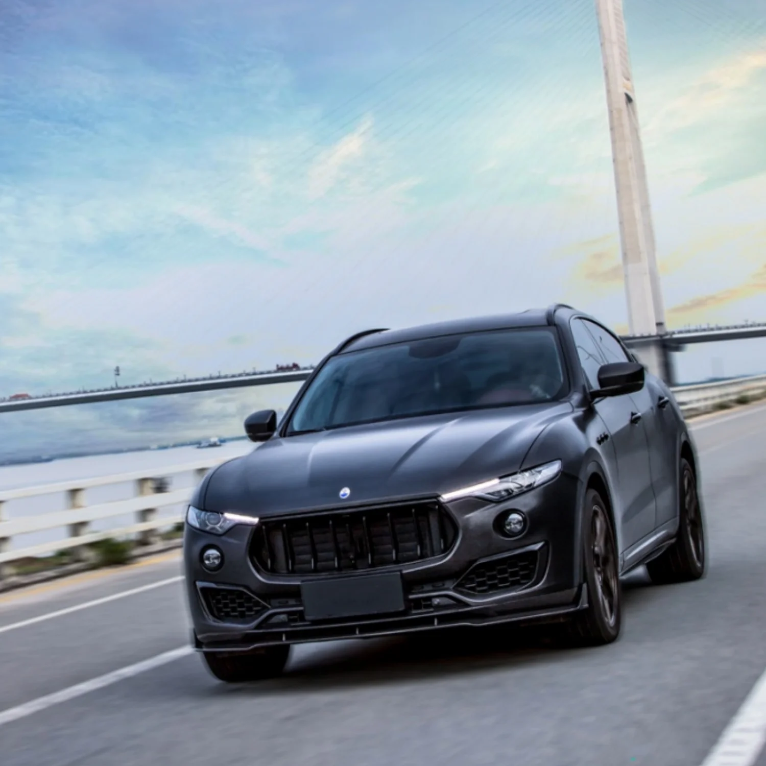 Hot selling front bumper diffuser suitable for Maserati Levante carbon fiber front lip